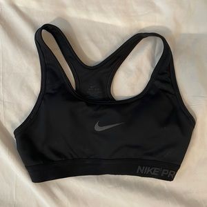 Nike Pro Sports Bra